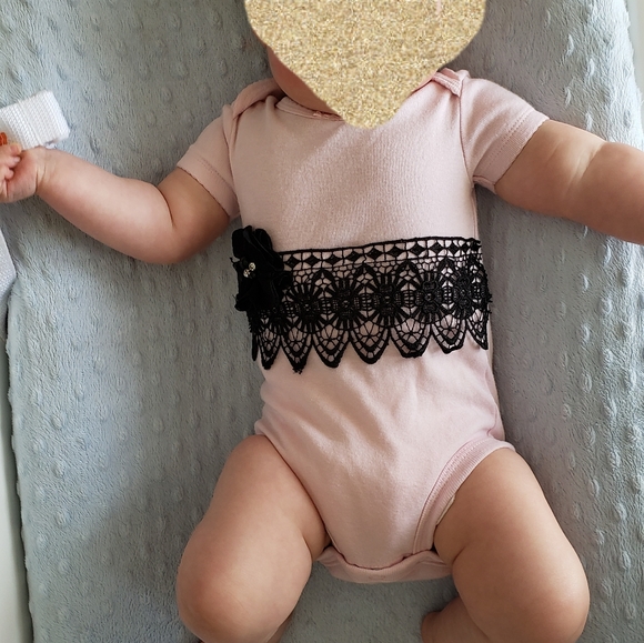 0-3M lace oneise - Picture 2 of 7